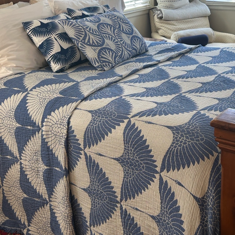Modern Woven Birds in Flight Cranes Blue Gray KING Bedspread 2 Side FLiPSiDE NEW - Picture 6 of 16